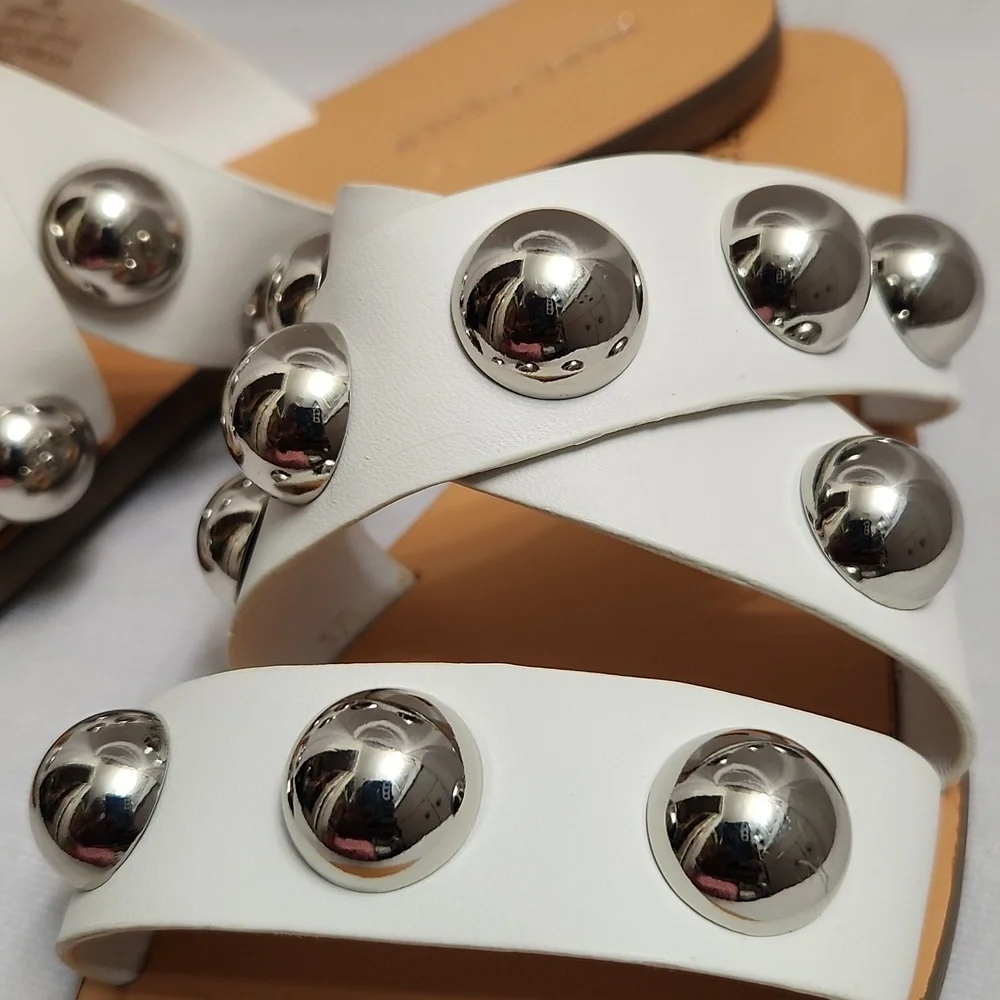 Marc Fisher Bryte 2 Flat White Silver Large Studded Summer Sandals (W Size 8)